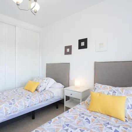 Home2book Sea Front Duplex Terrace Pool * 圭马尔港
